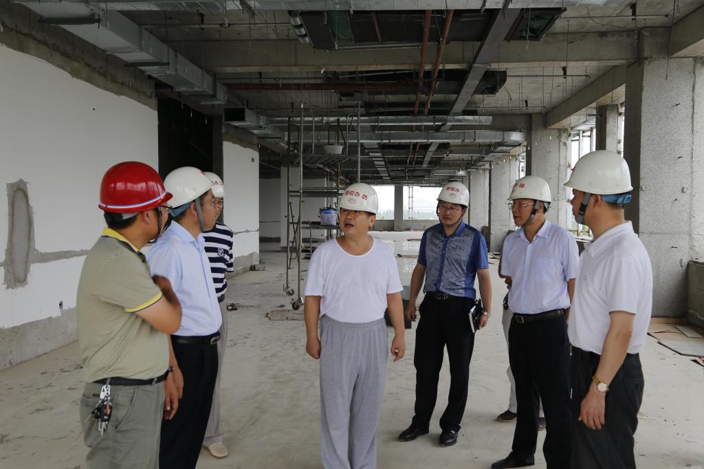 党委书记孙建中到基建后勤部门检查指导工作